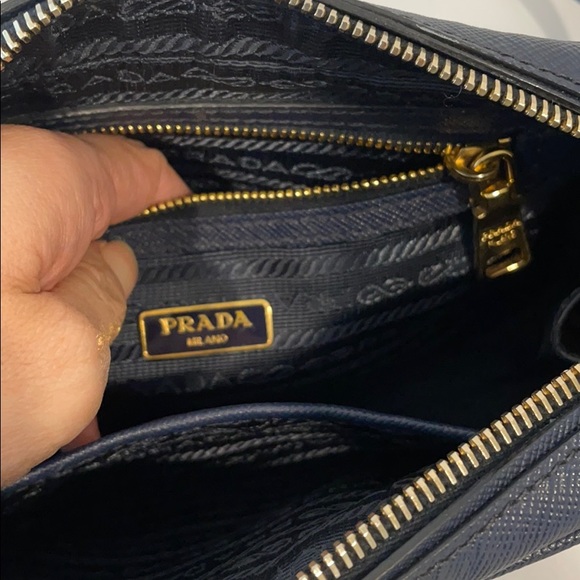 💯% Authentic Prada Navy Saffiano Crossbody Bag - Picture 4 of 13